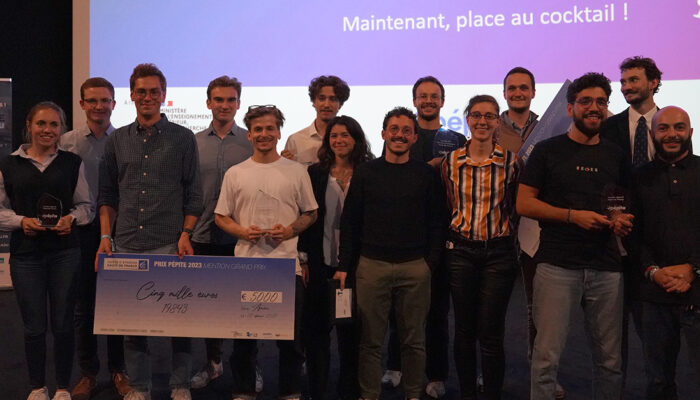 Photo avec l'ensemble des lauréats Hauts-de-France du Prix Pépite 2023.