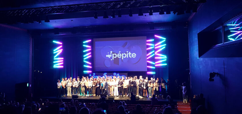 Photo de groupe des 62 lauréats du Prix Pépite 2023.